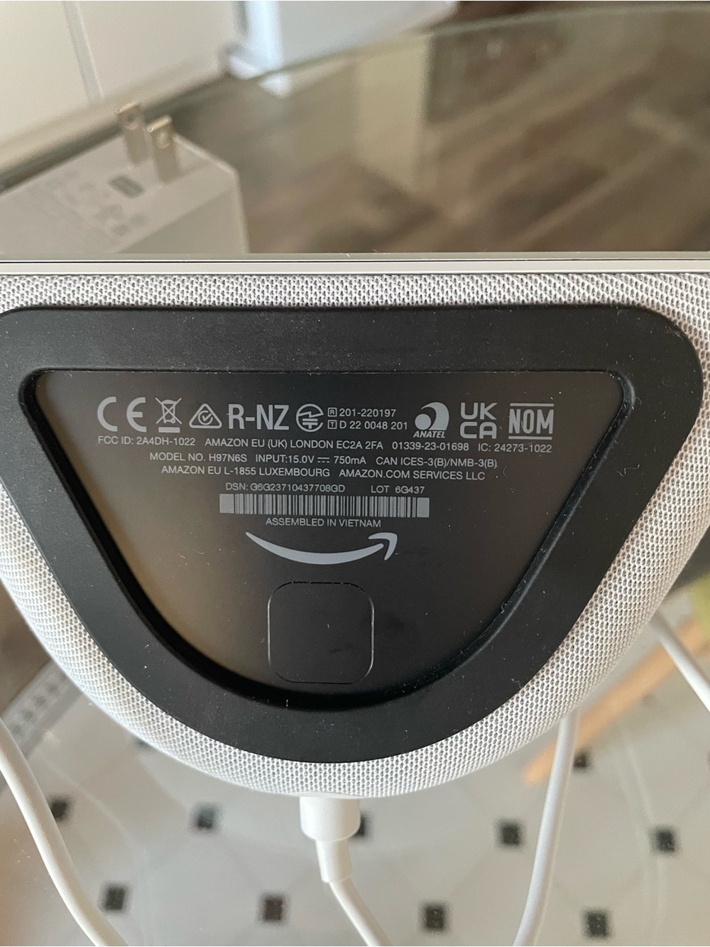 Amazon Echo Show in Glacier White with Smart Plug - Picture 2 of 5